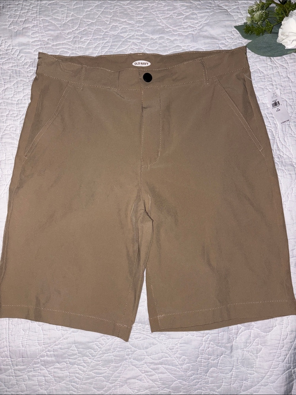Old Navy Kids boys Tan Flat-Front Performance Shorts size 14 Husky
